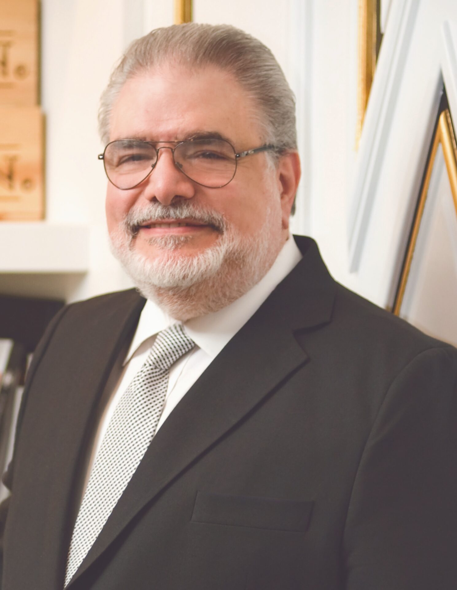 Morales Lama ofrece conferencia magistral en Centro Iberoamericano -  PincelDigital.do