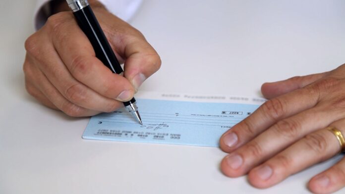 Valor de los cheques se redujo en 65.7% con relacioìn al PIB