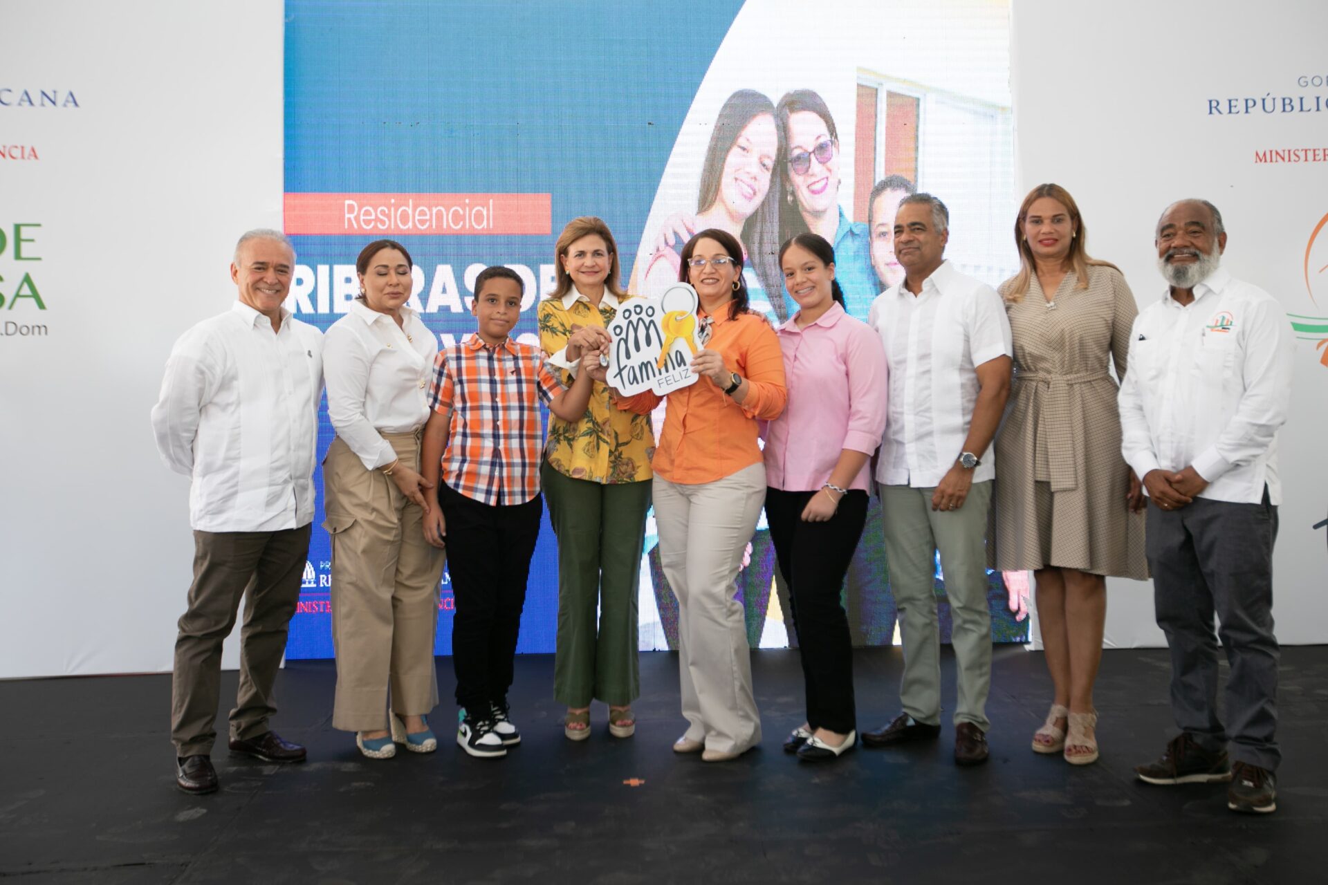 Vicepresidenta Raquel Peña Encabeza Entrega De 104 Apartamentos Del