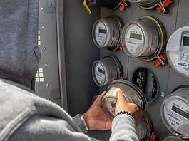 Tribunal impone prisión preventiva a hombre acusado de sustraer 27 medidores de Edesur Dominicana