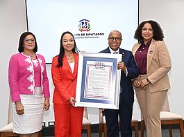 Cámara de Diputados reconoce a Laura Jiménez Pimentel, dominicana destacada en los Estados Unidos