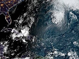 Se forma la tormenta tropical Lorenzo en el centro del Atlántico