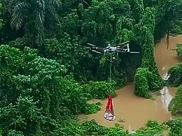 Drones del 911 son utilizados para realizar entrega de kits de raciones crudas a familias incomunicadas en Santo Domingo Norte