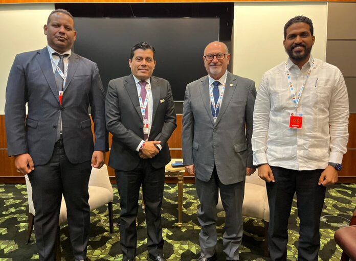 Delegación de República Dominicana en la Segunda Cumbre Mundial de Desarrollo Social junto a Mauricio Rodríguez Amaya, director de Prosperidad de Colombia