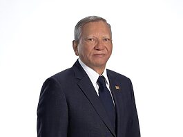 Encuesta posiciona a Leonardo Aguilera entre los funcionarios mejor valorados por honestidad y gestión en 2025