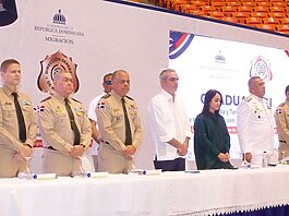 Presidente Abinader juramenta 865 nuevos agentes para fortalecer el control migratorio en todo el país