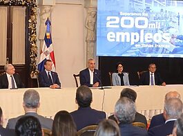 Presidente Abinader celebra cifra récord de 200,134 empleos directos en zonas francas