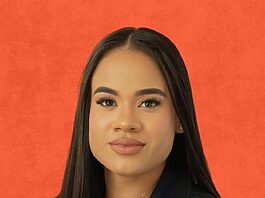 El Precio de la Nueva Política: Entre el Mérito y el Paredón Mediático