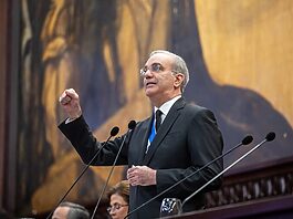 Presidente Luis Abinader aprueba orden general de ascenso en la Policía Nacional