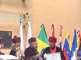 Universidad Santander otorga doctorado honoris causa a Juan Bolívar Díaz en México
