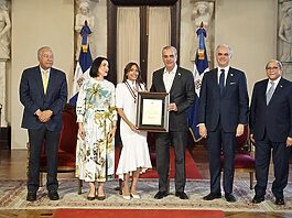 Gobierno reconoce la excelencia docente con la entrega de la Medalla al Mérito Magisterial 2026