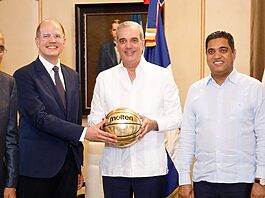 Presidente Abinader recibe en el Palacio Nacional a altos ejecutivos de la FIBA y del Comité Organizador de Santo Domingo 2026