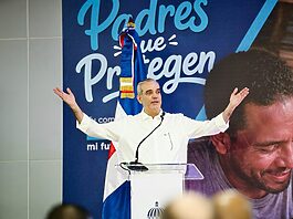 Presidente Abinader llama a los padres dominicanos a cuidar y proteger siempre a sus familias y reconoce su entrega al bienestar de sus hijos