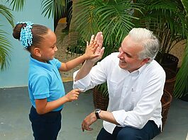 Luis Miguel De Camps instruye aumento de psicólogos y orientadores en escuelas públicas