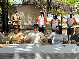 Alejandro Campos anuncia inicio de reparación del muelle de Cayo Levantado tras reunirse con sectores de Samaná