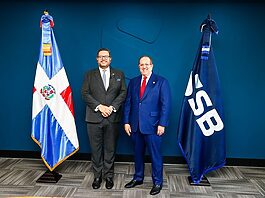 Ministro Magín Díaz juramenta a Enmanuel Cedeño Brea como nuevo superintendente de Bancos