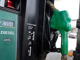 Precios del diésel se coloca por primera vez sobre los 6 dólares en Estados Unidos