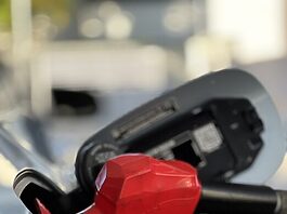 Gobierno reajusta combustibles y subsidia con RD$1,985.7 millones