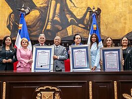 Diputados reconocen trayectoria y legado cultural de Niní Cáffaro, Leonel Lirio y Janina Rosado