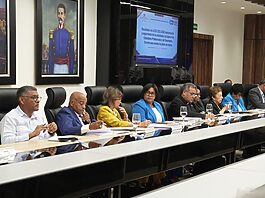 Ministerio de Educación presenta resultados de la evaluación docente al Consejo Nacional de Educación y anuncia plan de formación continua